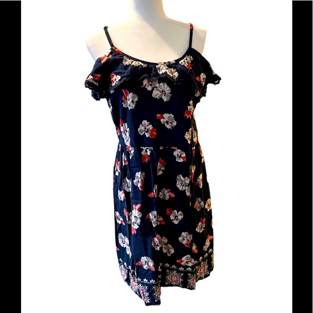 3/$18. 🌼Angie floral mini dress Size L